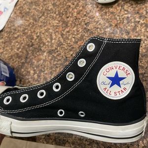 Converse Chuck Taylor All⭐️Star UNISEX High Top Sneakers (men’s 5 women’s 7)